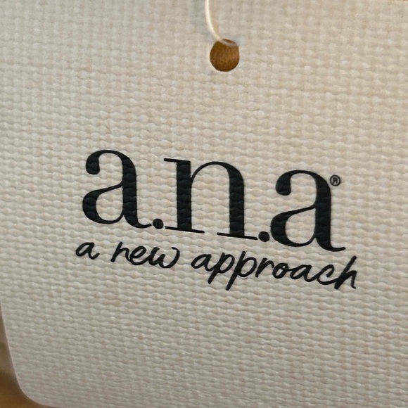 NIB-With Tags A.N.A. Merlin wedge sandals with a natural raffia upper - Picture 9 of 10